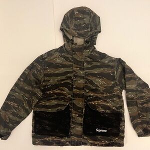 MEN’S SS21 GREEN TIGER CAMO SUPREME ANORAK - SIZE S